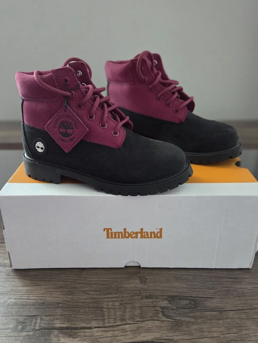 Timberland Kids Black and Dark Pink 6-In Lace Waterproof Boot 🥾🧣